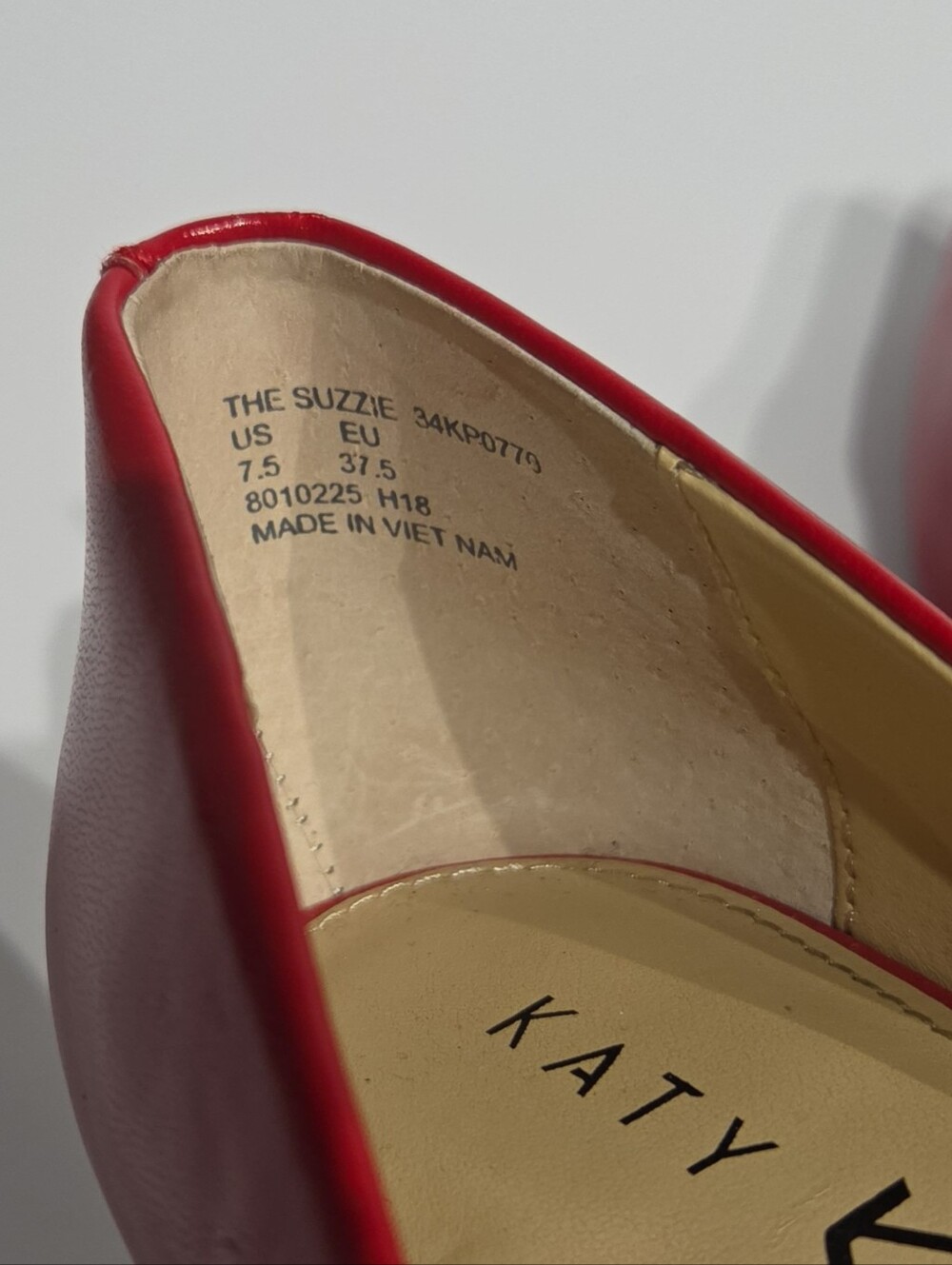 Katy Perry The Suzzie Red Pointed Toe Heels Gold Unique Design Size 7.5 EXC - Picture 7 of 9